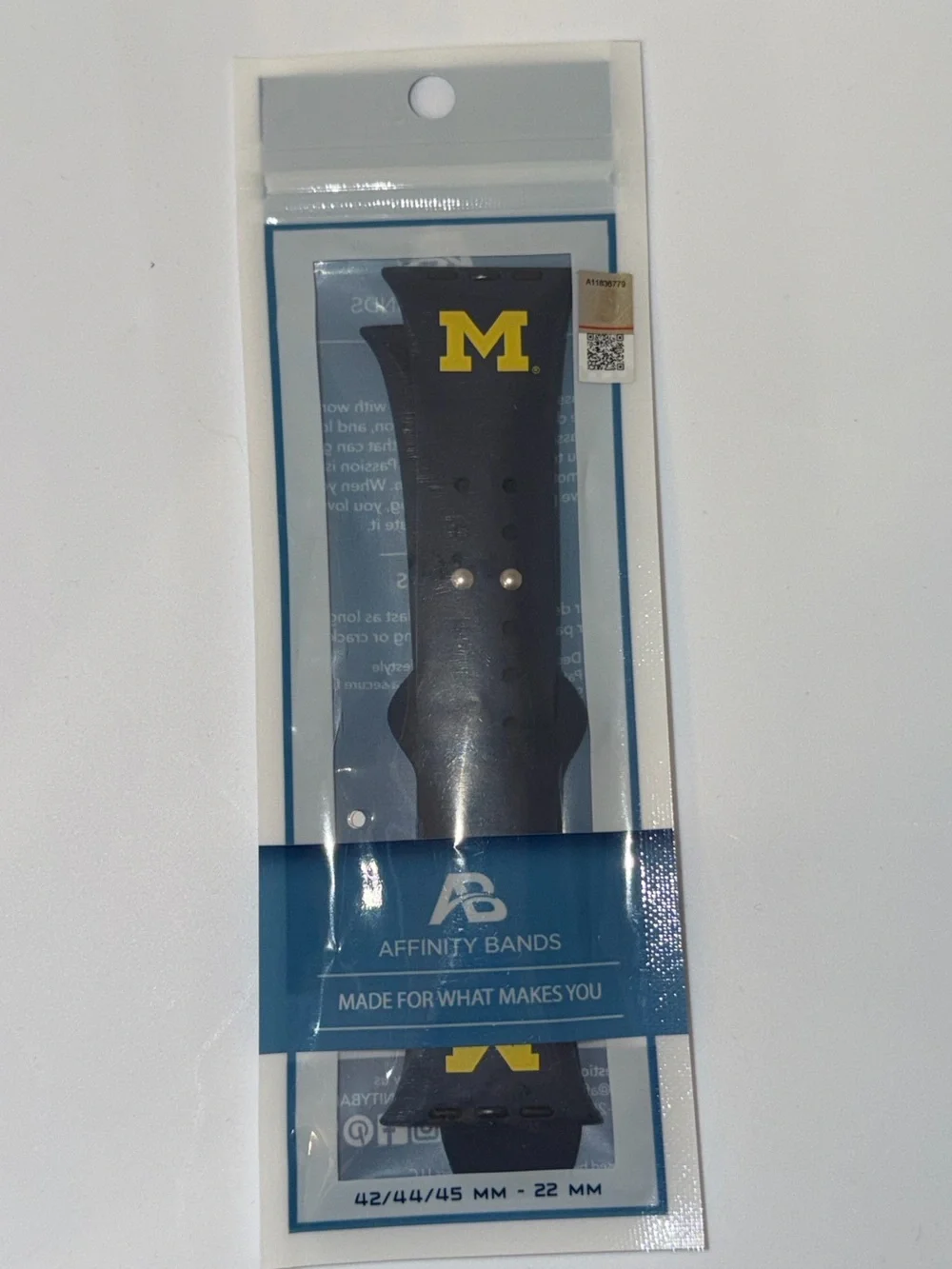 Michigan Wolverines 42/44/45mm Apple Watch Silicone Sport Band - New